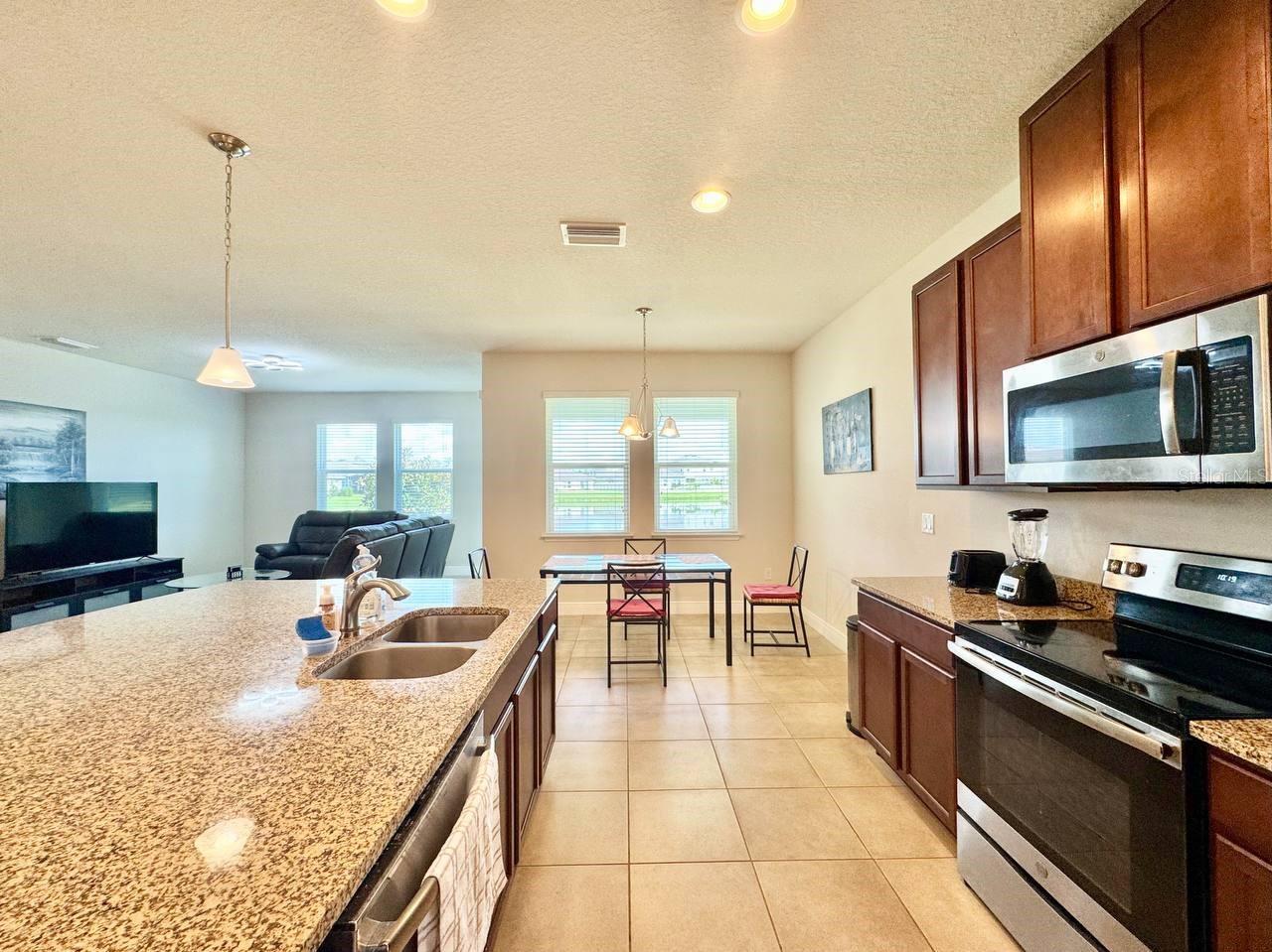 Image 11 of 41 For 18625 Hunters Meadow Walk
