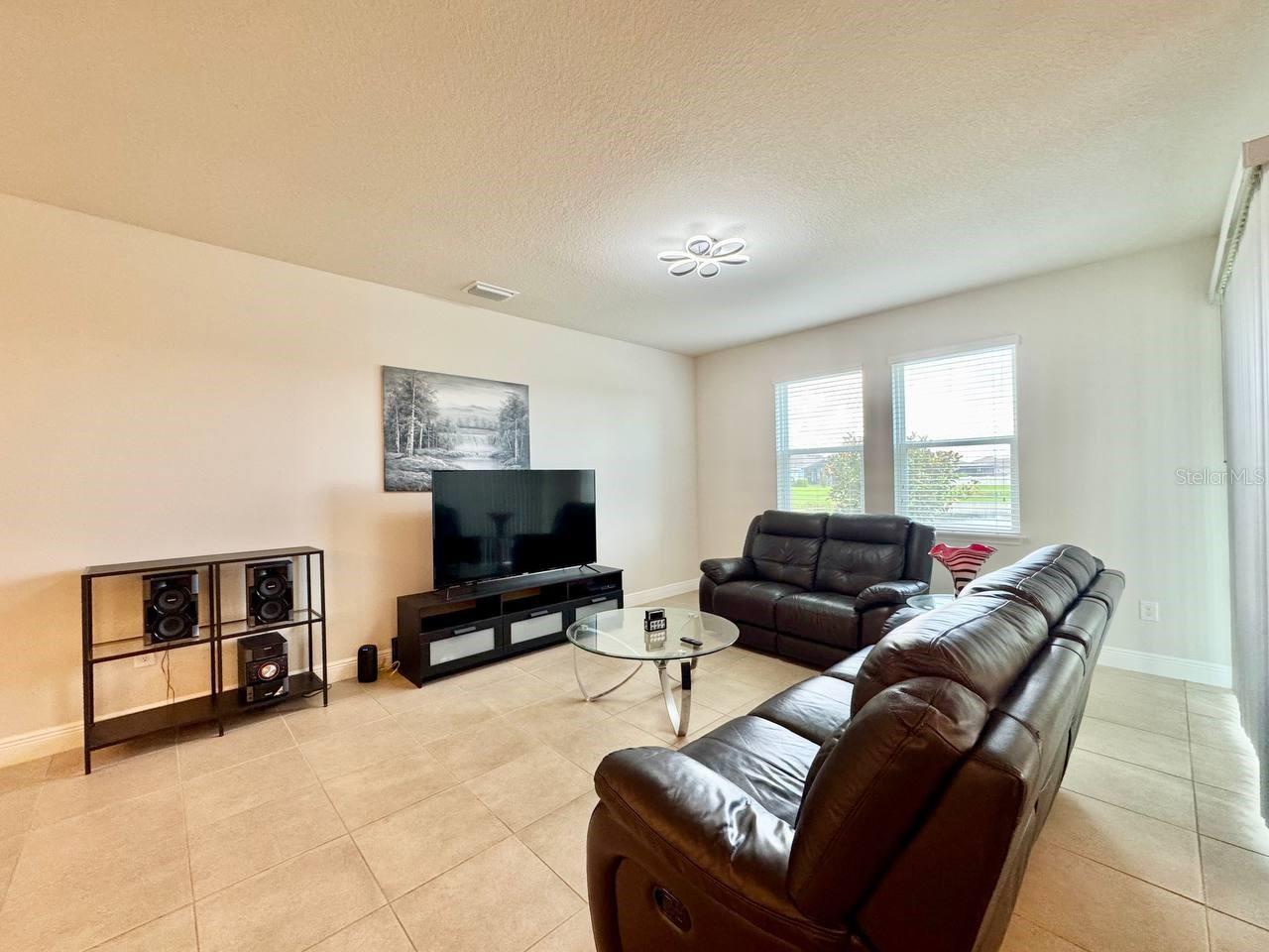 Image 13 of 41 For 18625 Hunters Meadow Walk