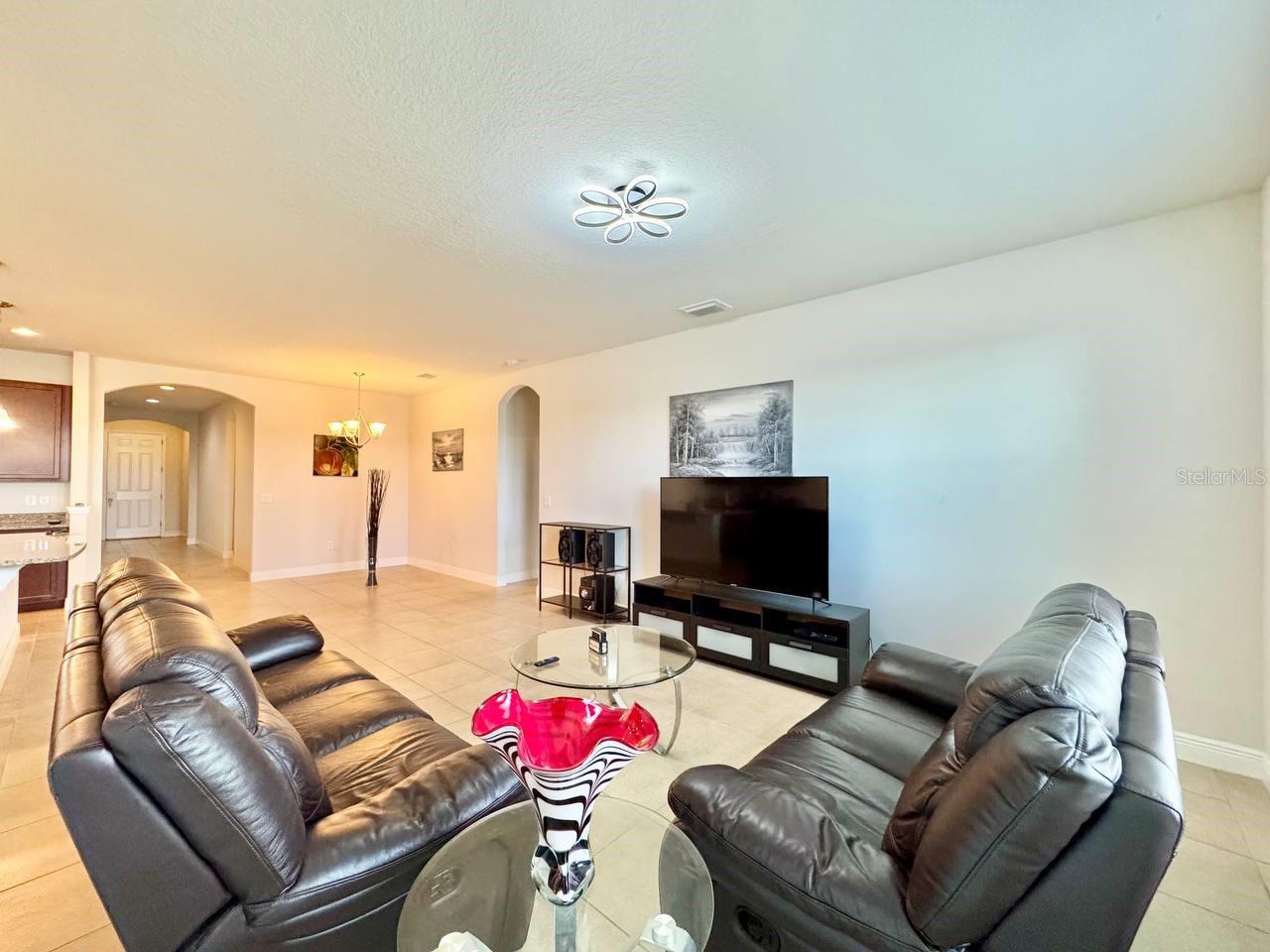 Image 14 of 41 For 18625 Hunters Meadow Walk