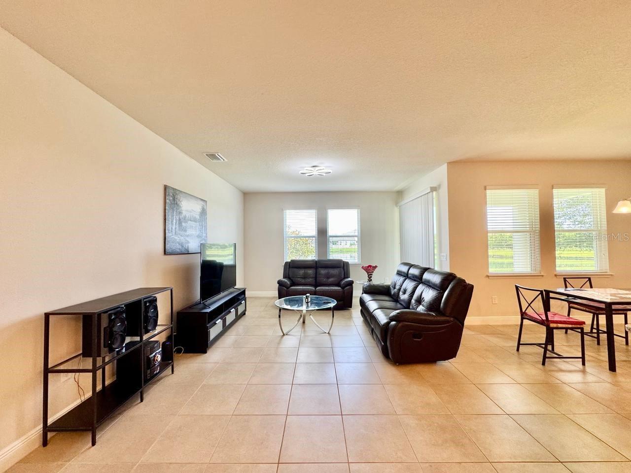 Image 15 of 41 For 18625 Hunters Meadow Walk