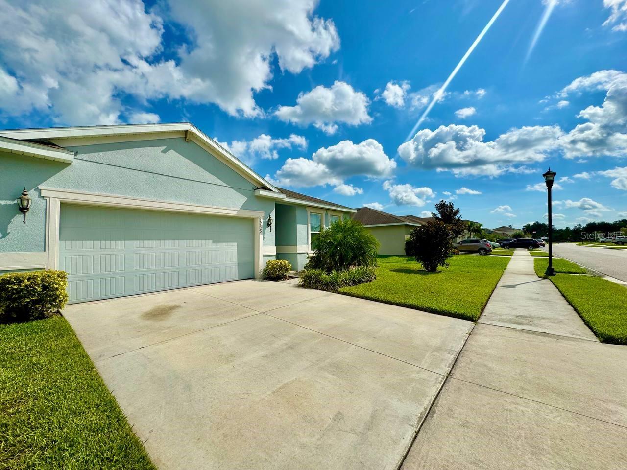 Image 2 of 41 For 18625 Hunters Meadow Walk