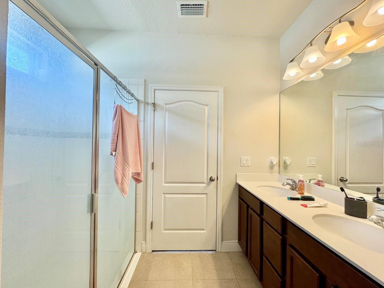 Image 22 of 41 For 18625 Hunters Meadow Walk