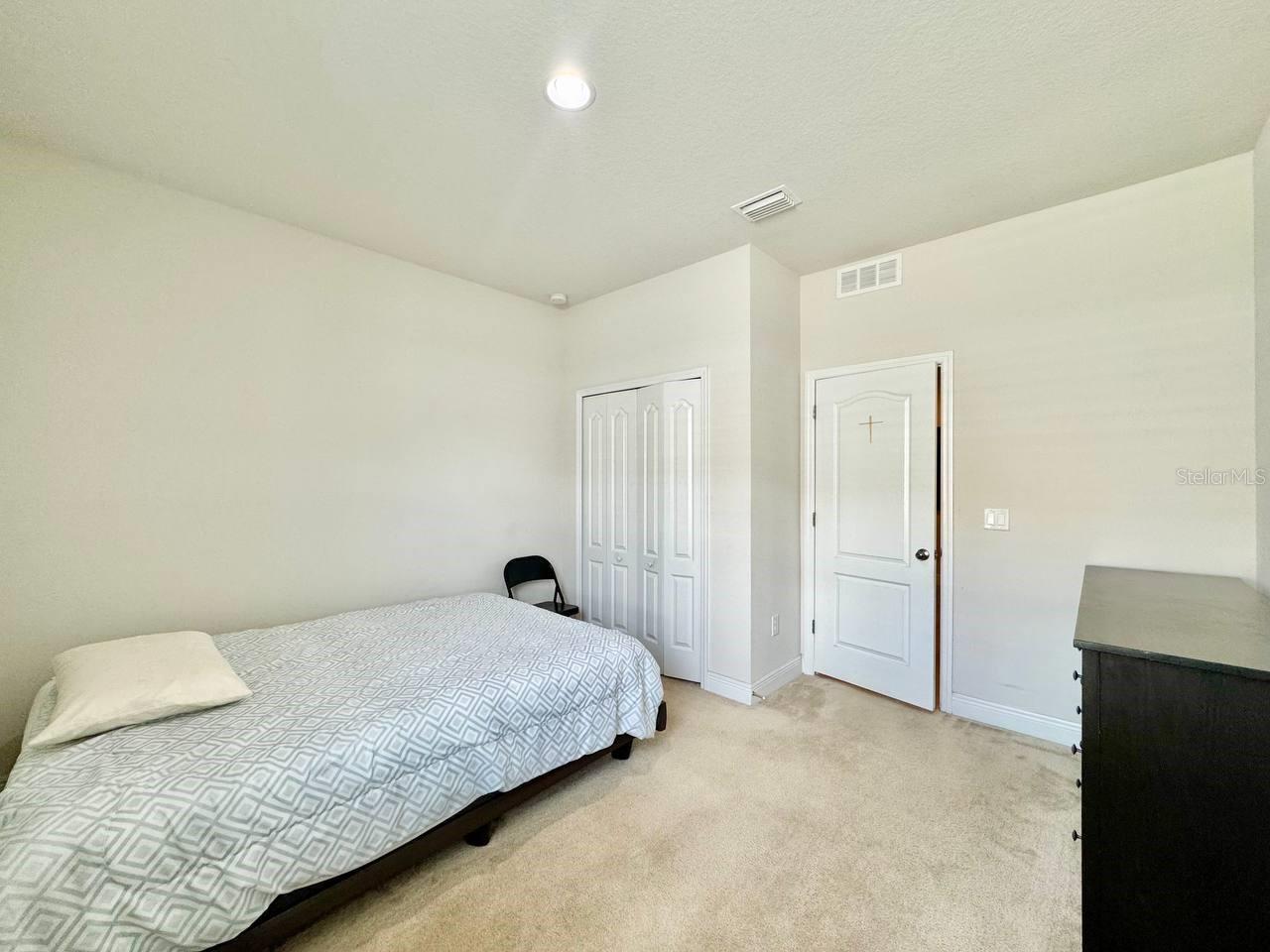 Image 32 of 41 For 18625 Hunters Meadow Walk