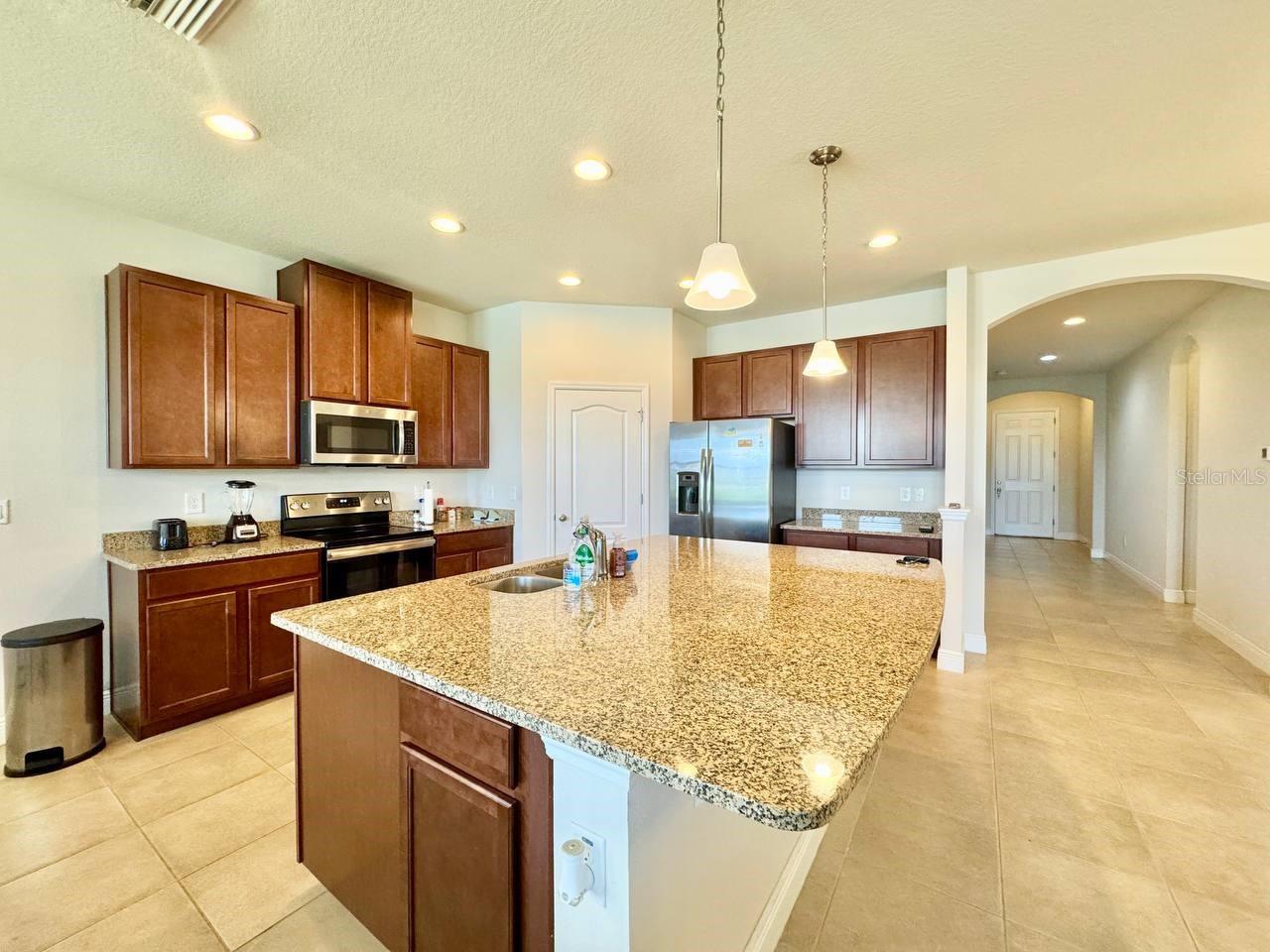 Image 7 of 41 For 18625 Hunters Meadow Walk