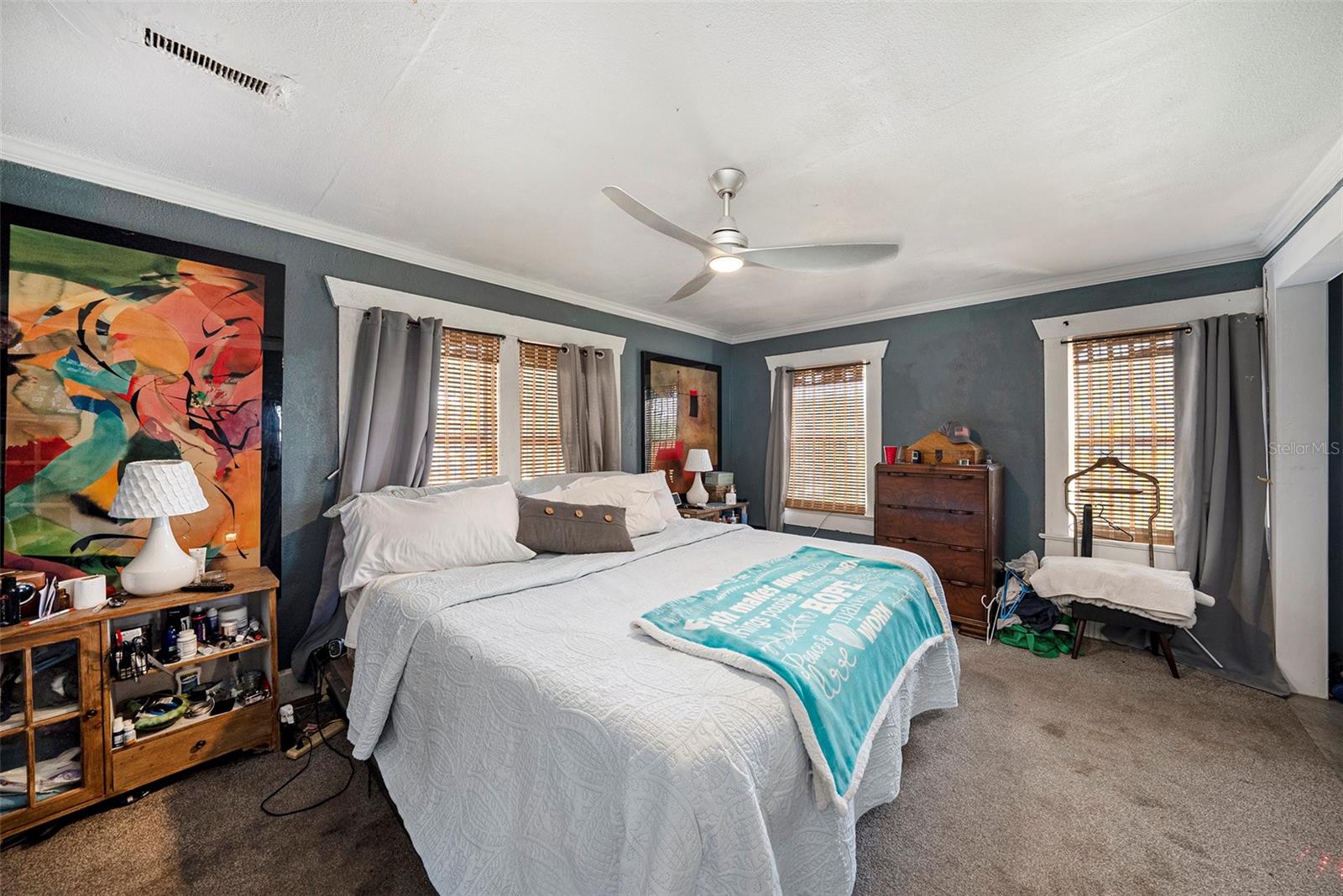 Listing photo id 10 for 2255 Trelain Drive S
