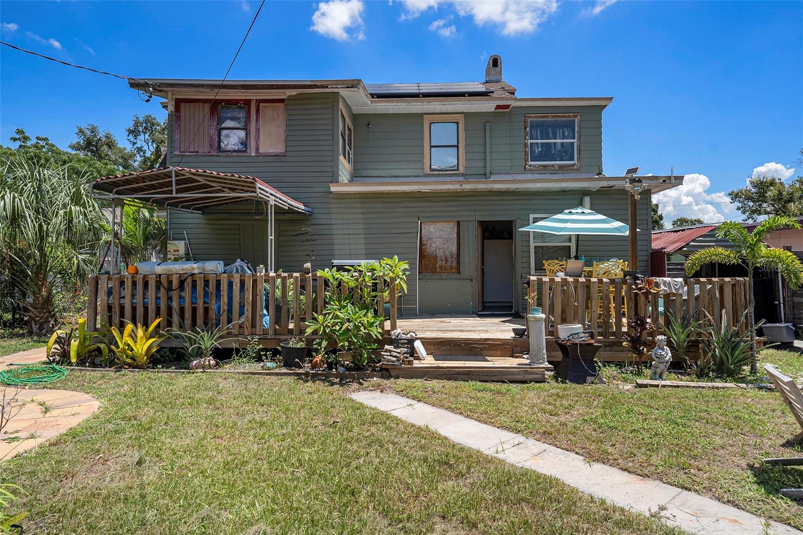 Listing photo id 20 for 2255 Trelain Drive S