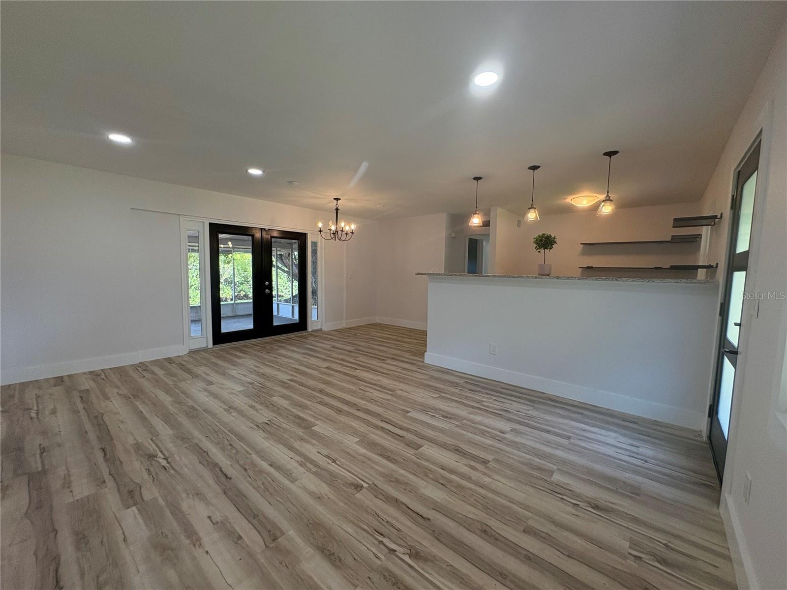 Image 5 of 24 For 8609 Driftwood Drive