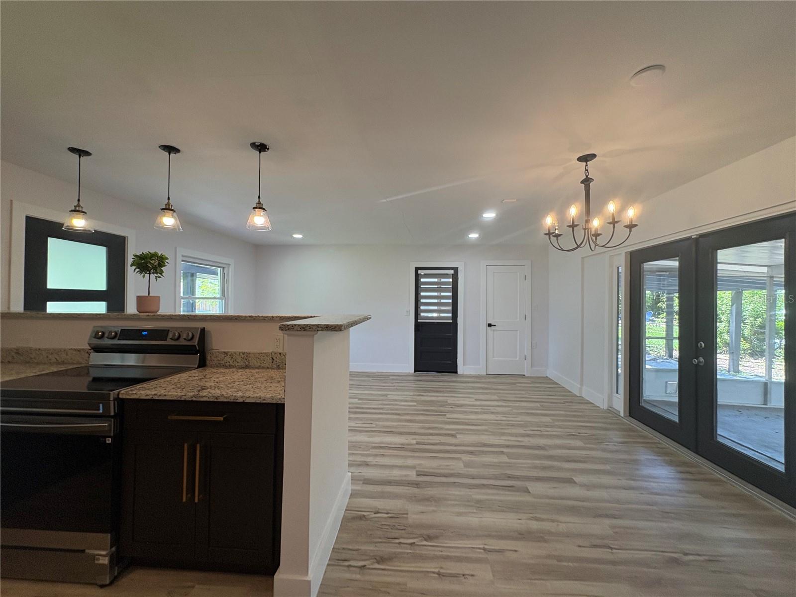 Image 6 of 24 For 8609 Driftwood Drive