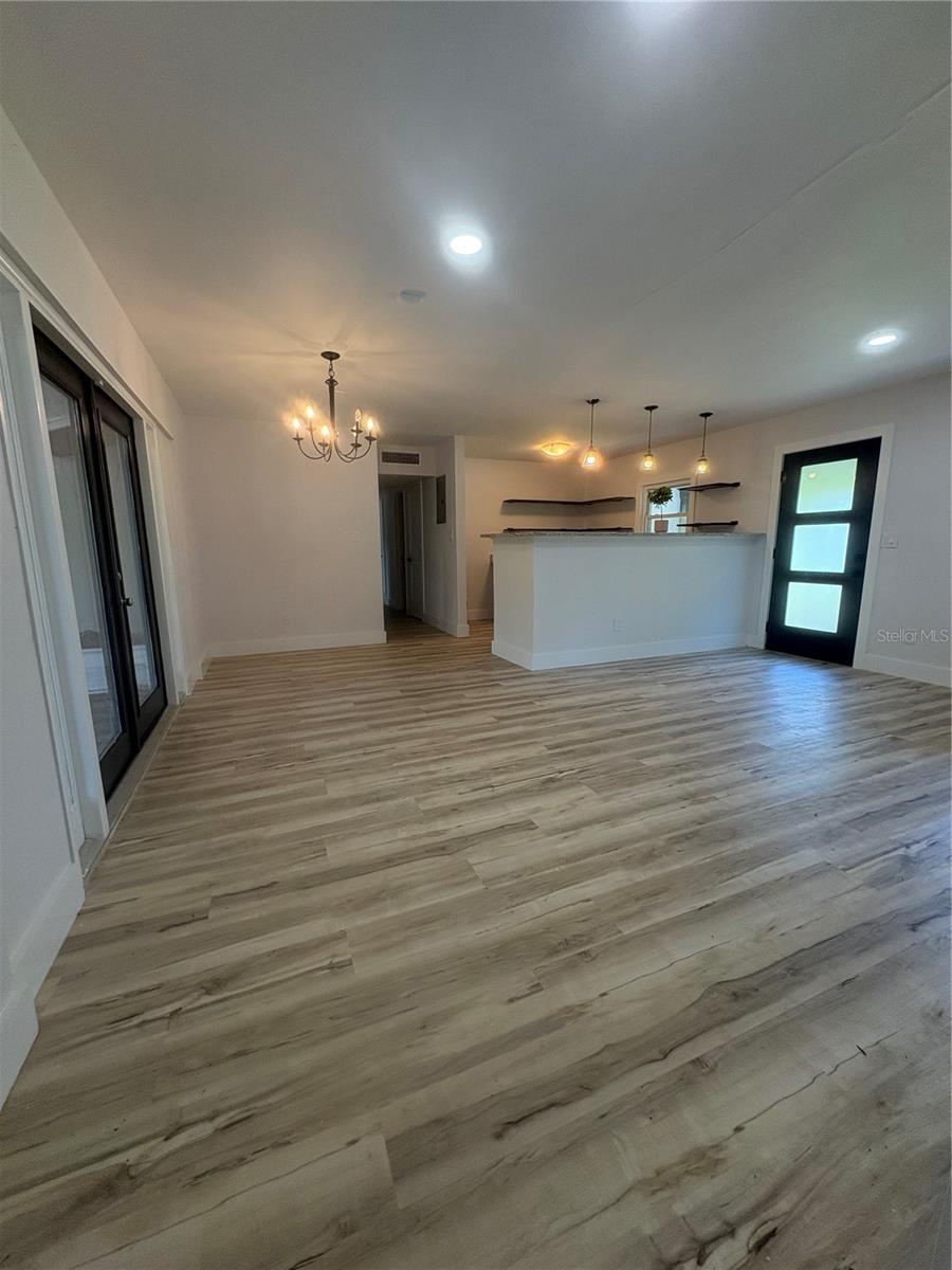 Image 8 of 24 For 8609 Driftwood Drive