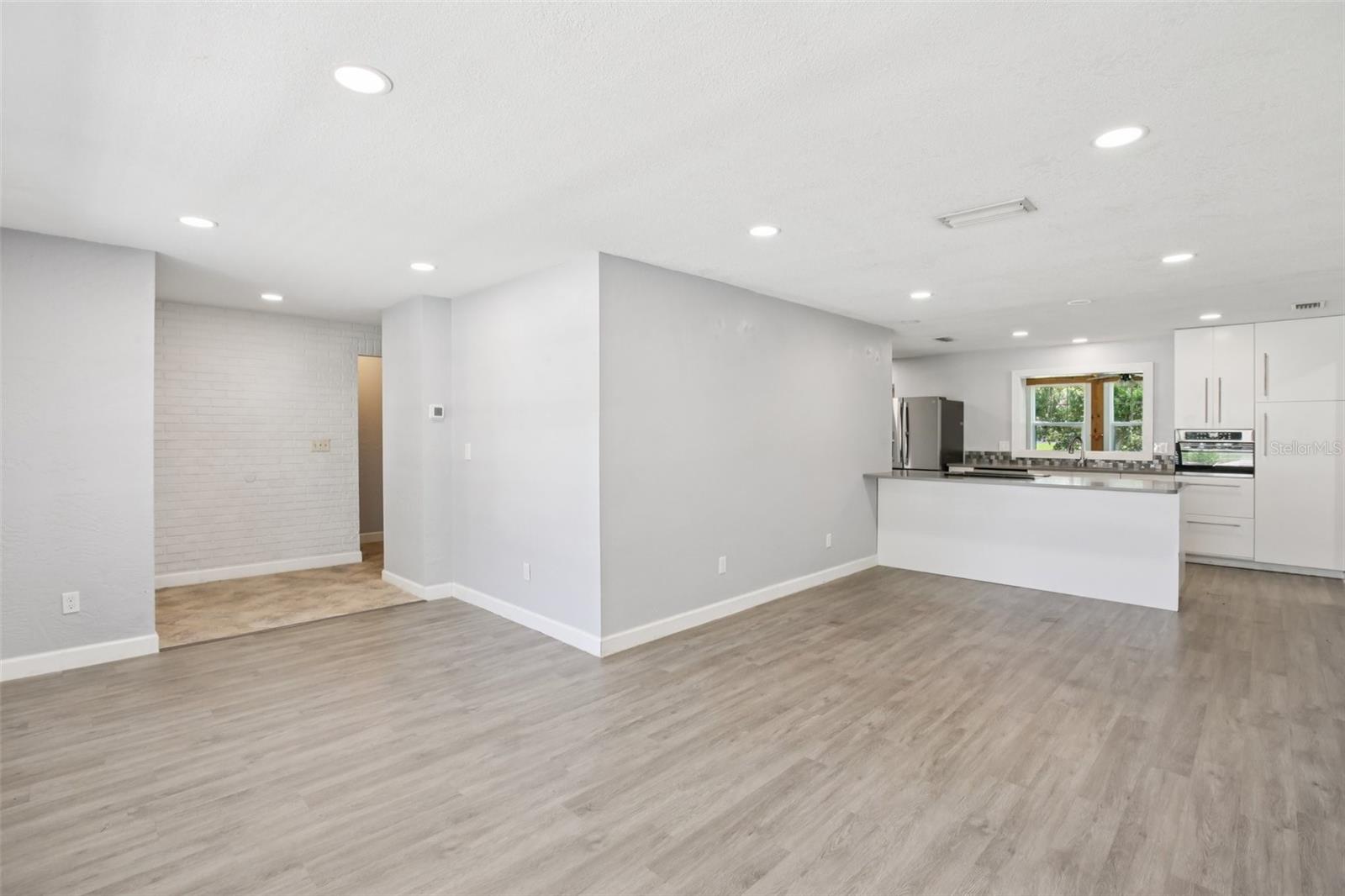 Image 6 of 34 For 1317 Ranchwood Drive E