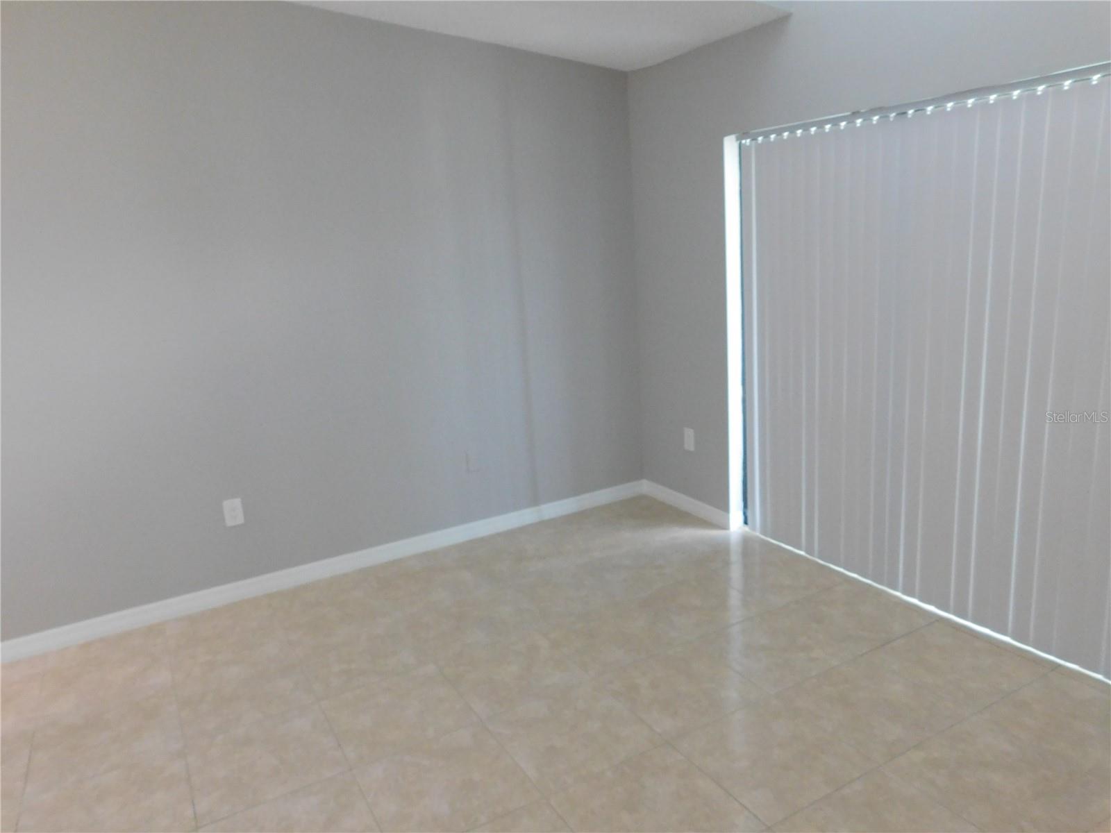 Image 18 of 23 For 1308 Pine Ridge Circle E H3