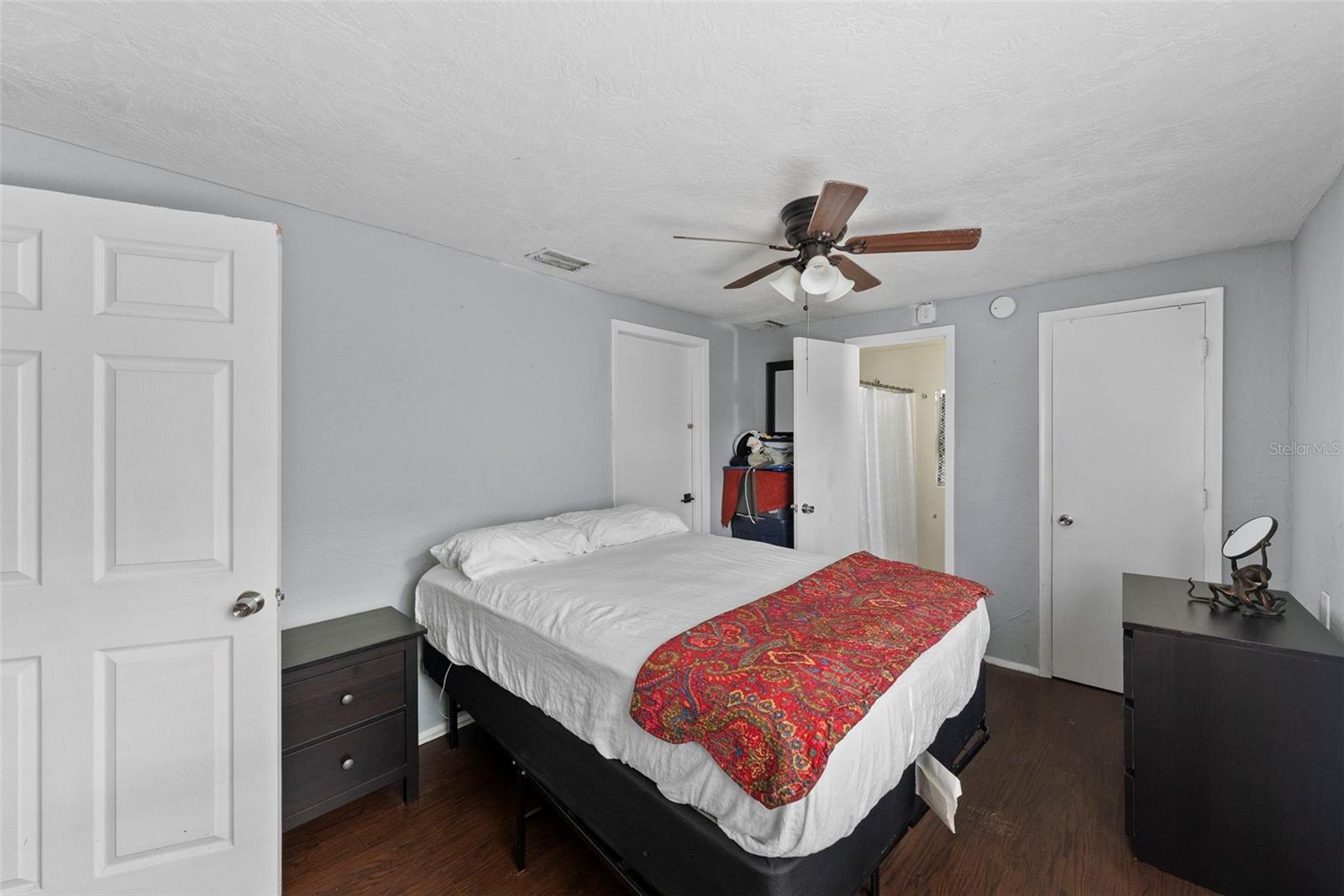 Image 13 of 37 For 1021 26th Street N