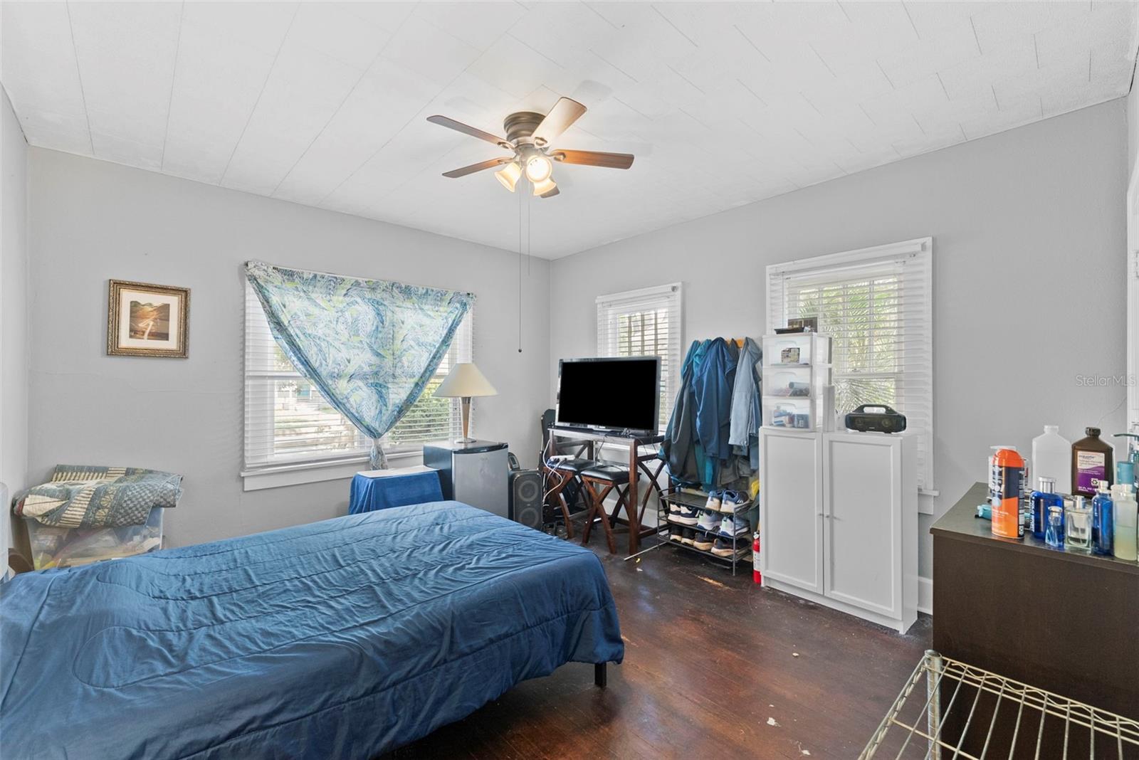 Image 15 of 37 For 1021 26th Street N