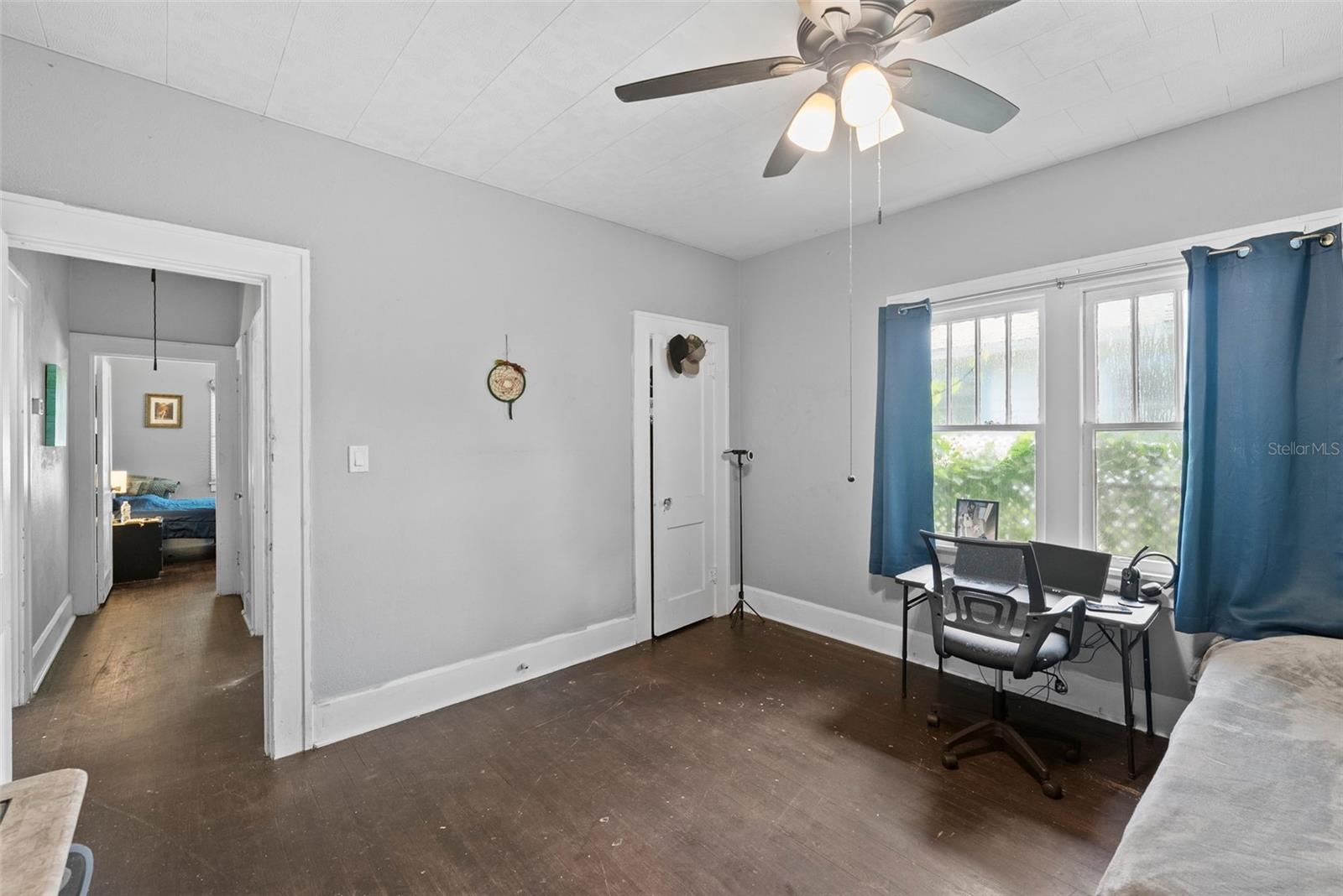 Image 19 of 37 For 1021 26th Street N