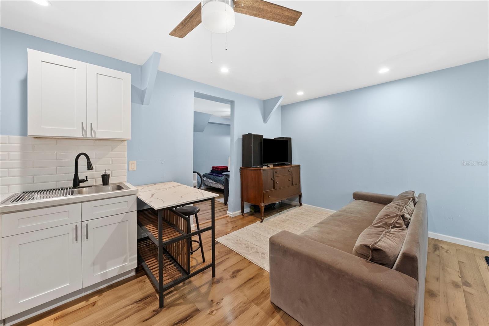 Image 22 of 37 For 1021 26th Street N