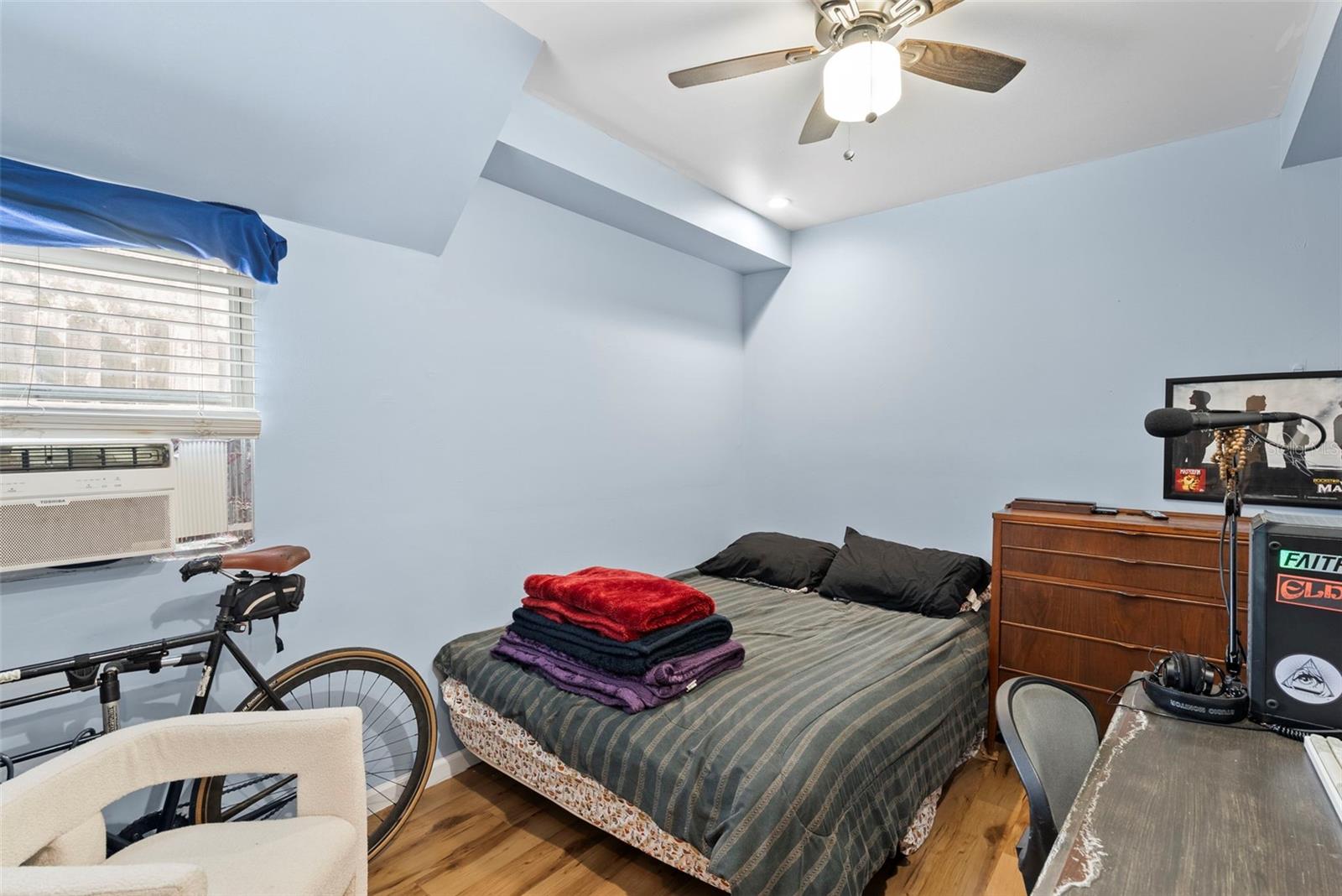 Image 24 of 37 For 1021 26th Street N