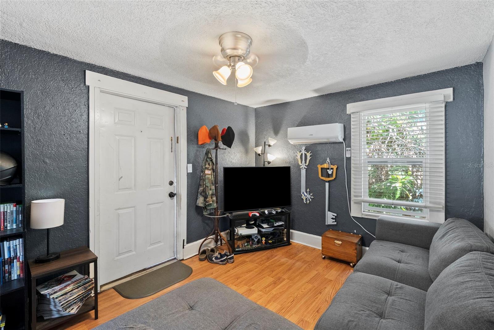 Image 27 of 37 For 1021 26th Street N