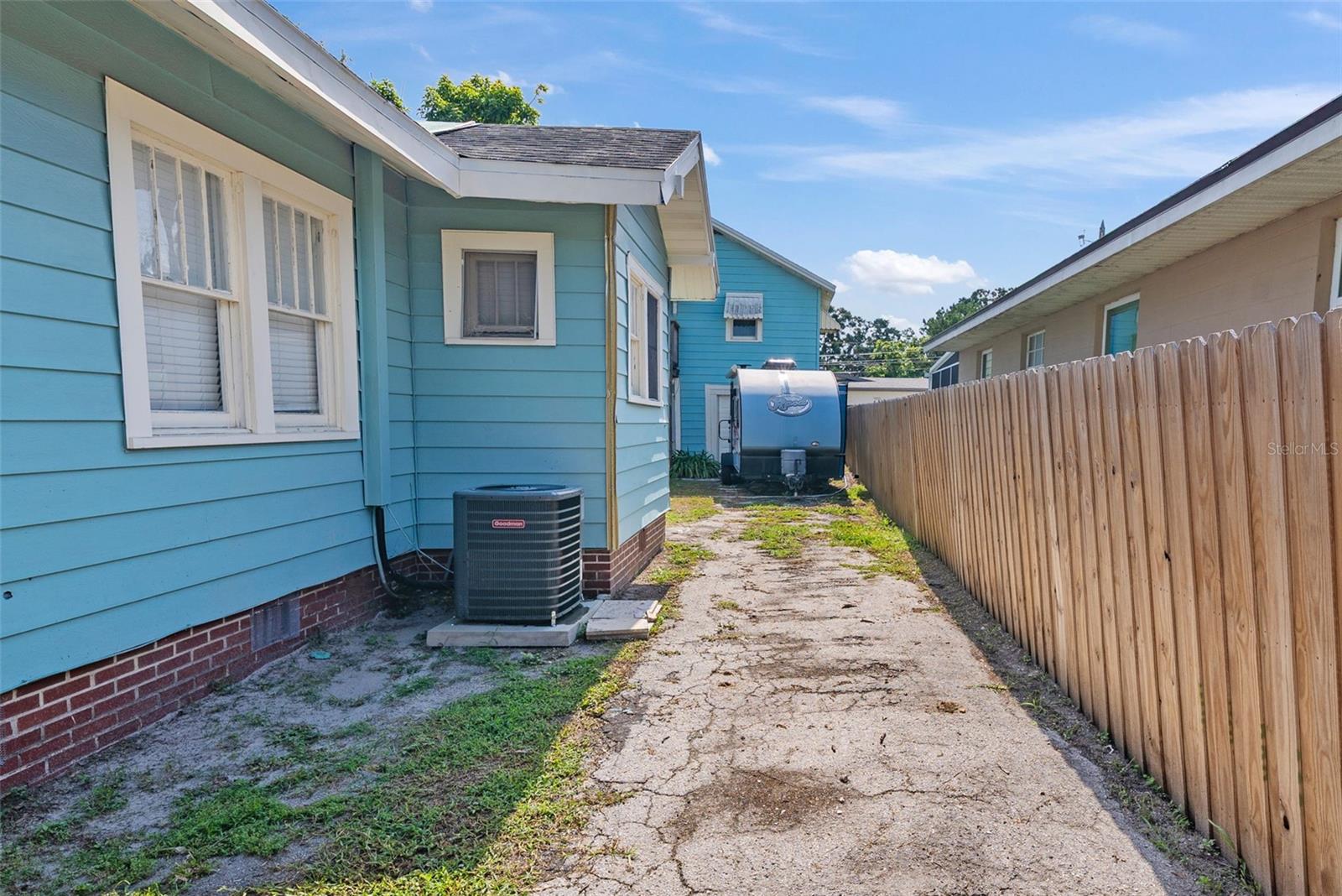 Image 34 of 37 For 1021 26th Street N