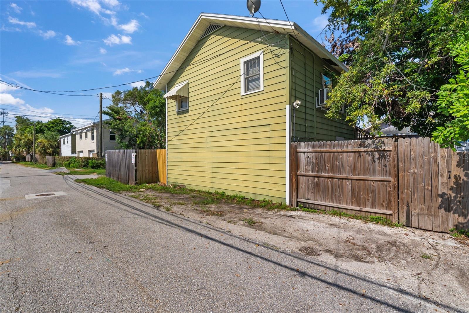 Image 35 of 37 For 1021 26th Street N