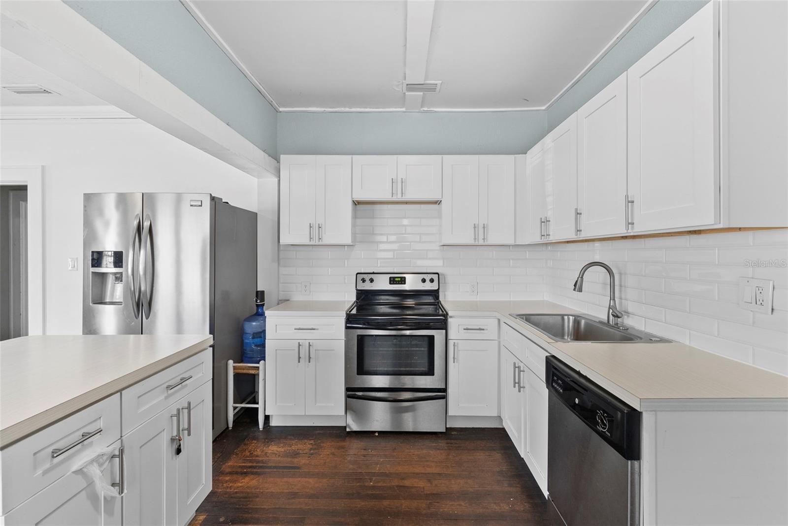 Image 9 of 37 For 1021 26th Street N