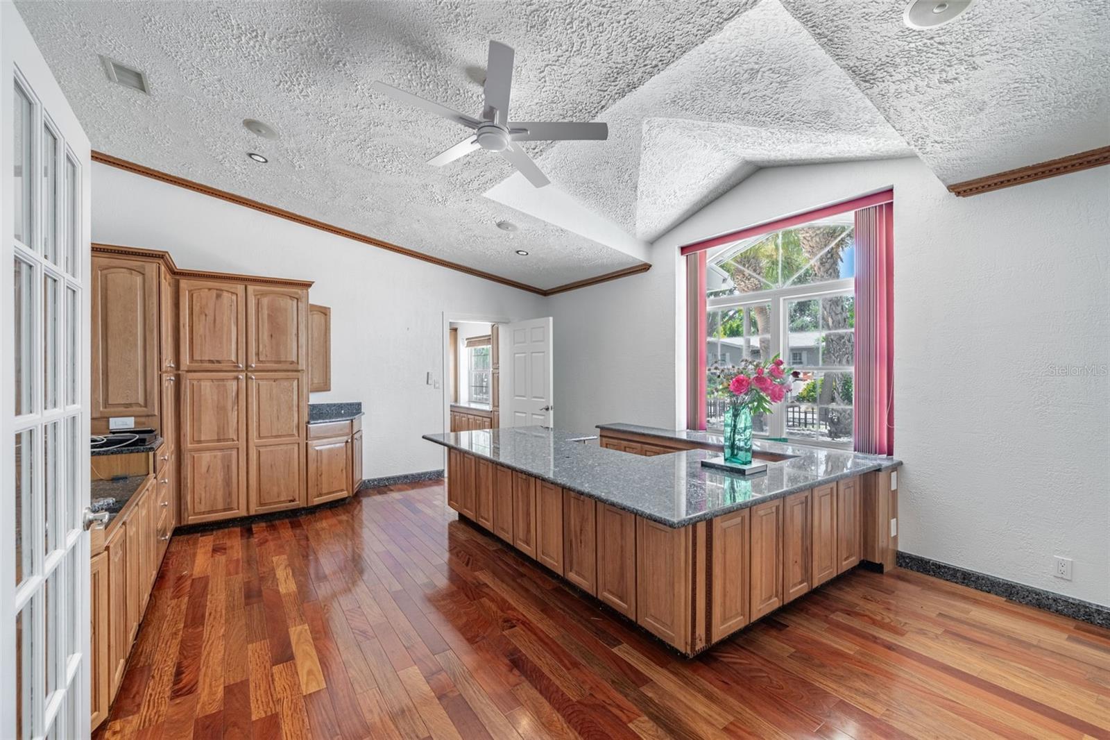 Image 27 of 54 For 291 2nd Street W