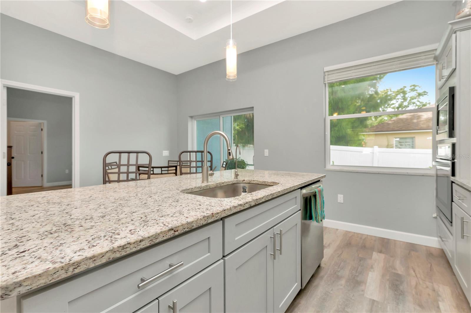 Image 13 of 29 For 12524 Cross Street