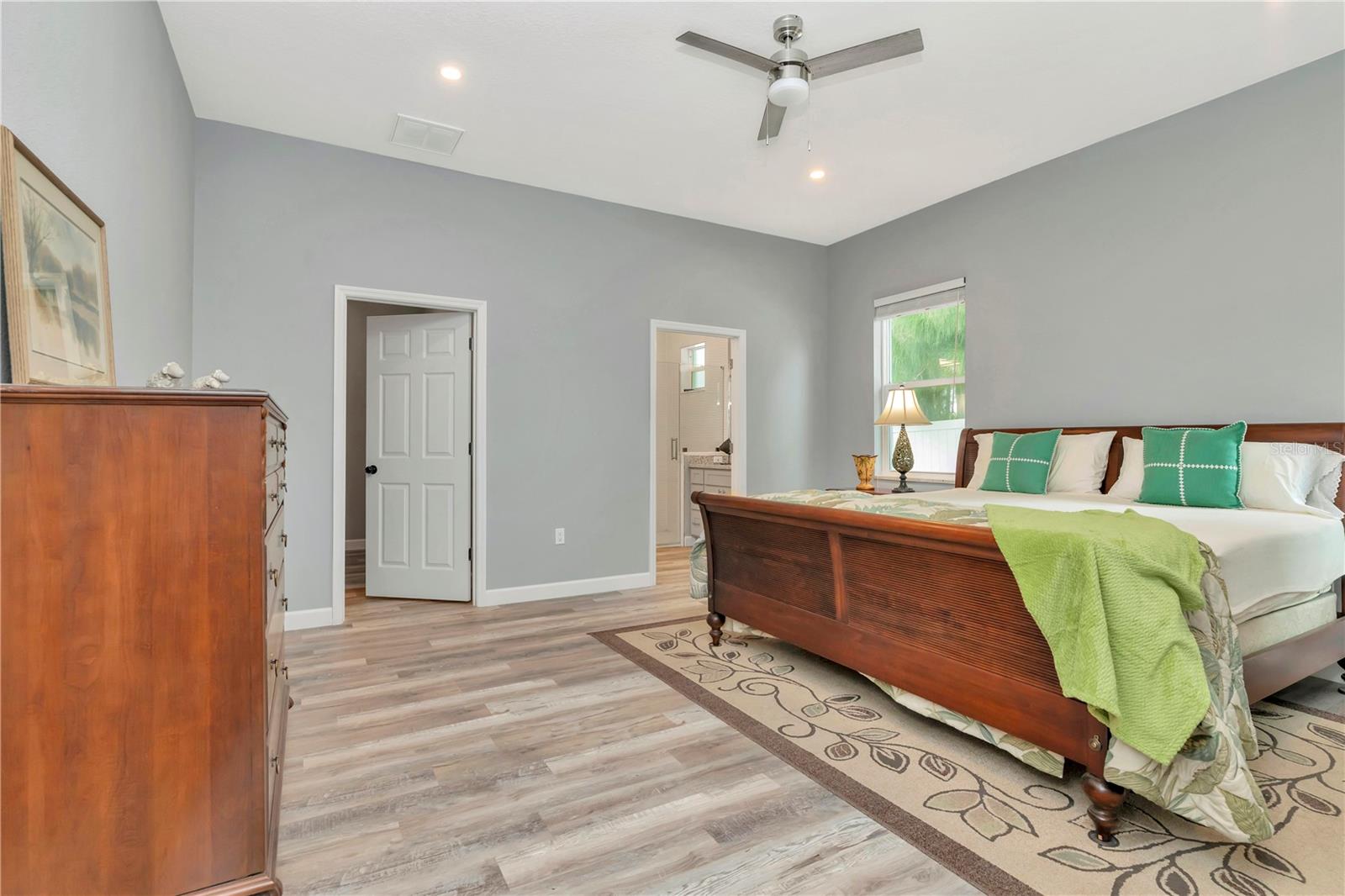 Image 15 of 29 For 12524 Cross Street