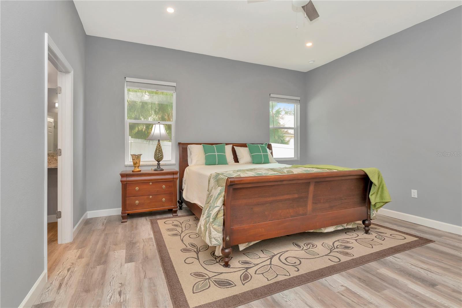 Image 16 of 29 For 12524 Cross Street