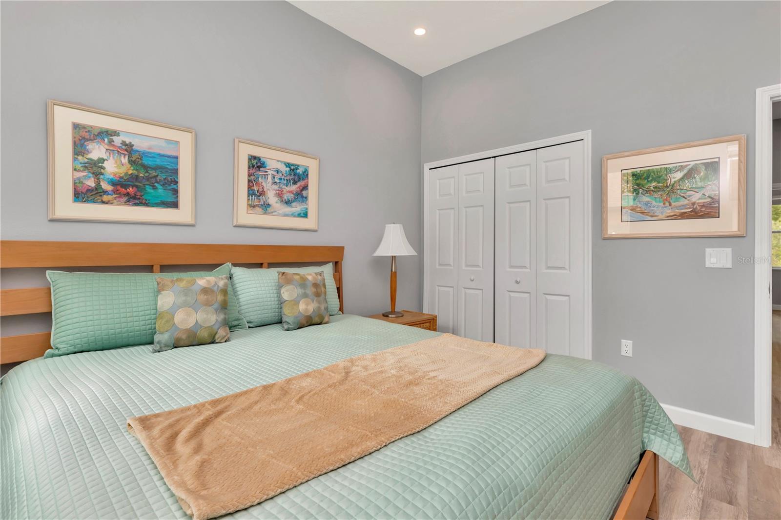Image 21 of 29 For 12524 Cross Street