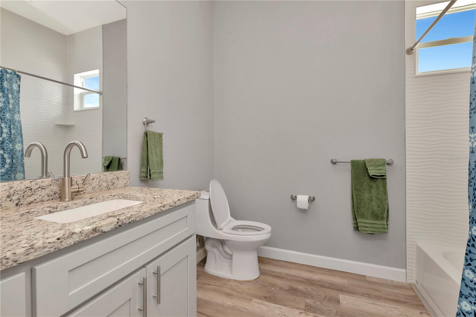 Image 22 of 29 For 12524 Cross Street