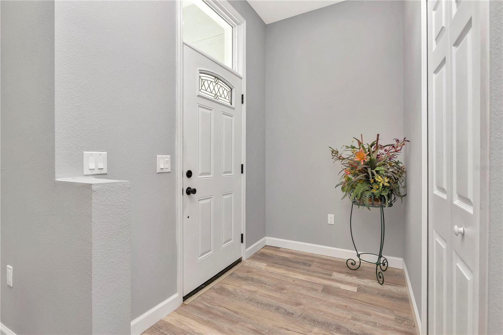 Image 4 of 29 For 12524 Cross Street