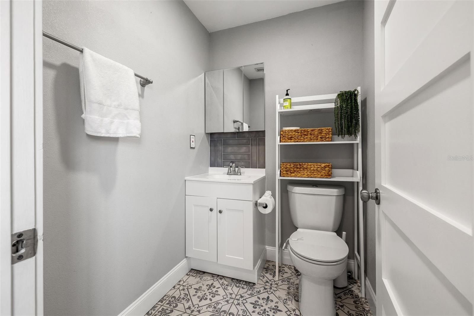Listing photo id 20 for 2140 4th Avenue N