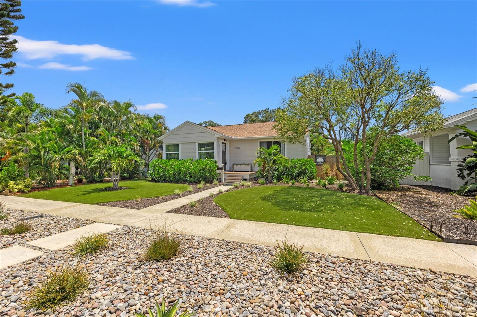 Listing photo id 32 for 2140 4th Avenue N