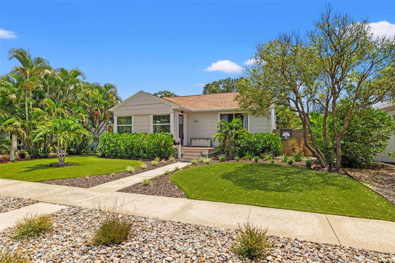Listing photo id 33 for 2140 4th Avenue N
