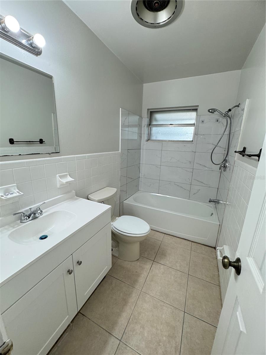 Image 14 of 20 For 427 Country Club Drive
