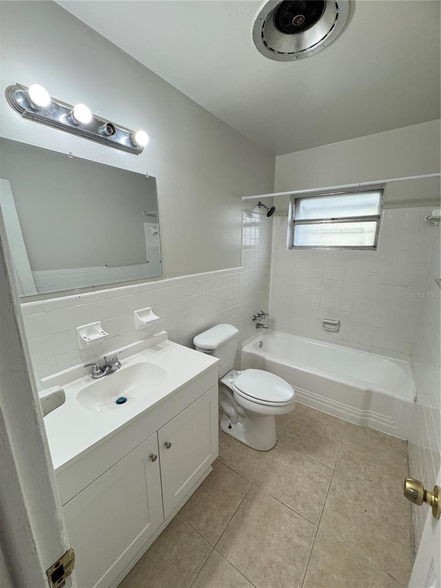 Image 17 of 20 For 427 Country Club Drive