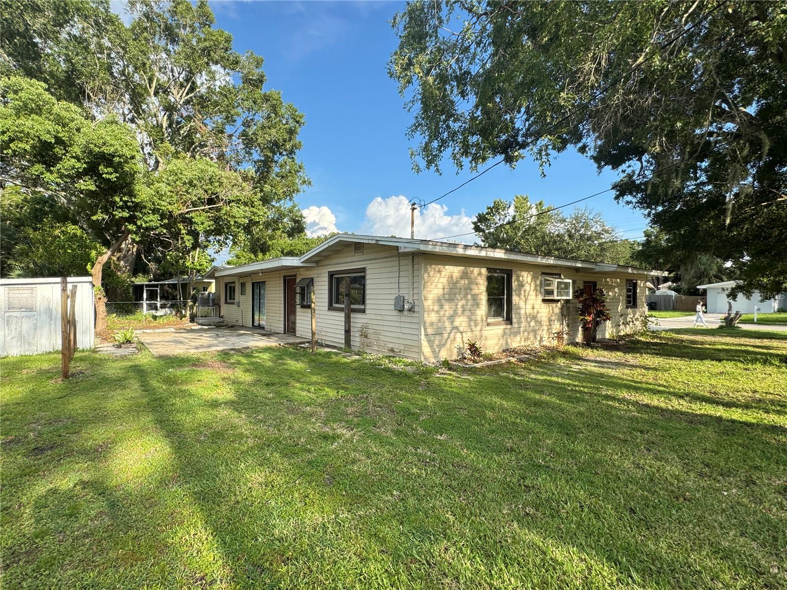 Image 2 of 20 For 427 Country Club Drive