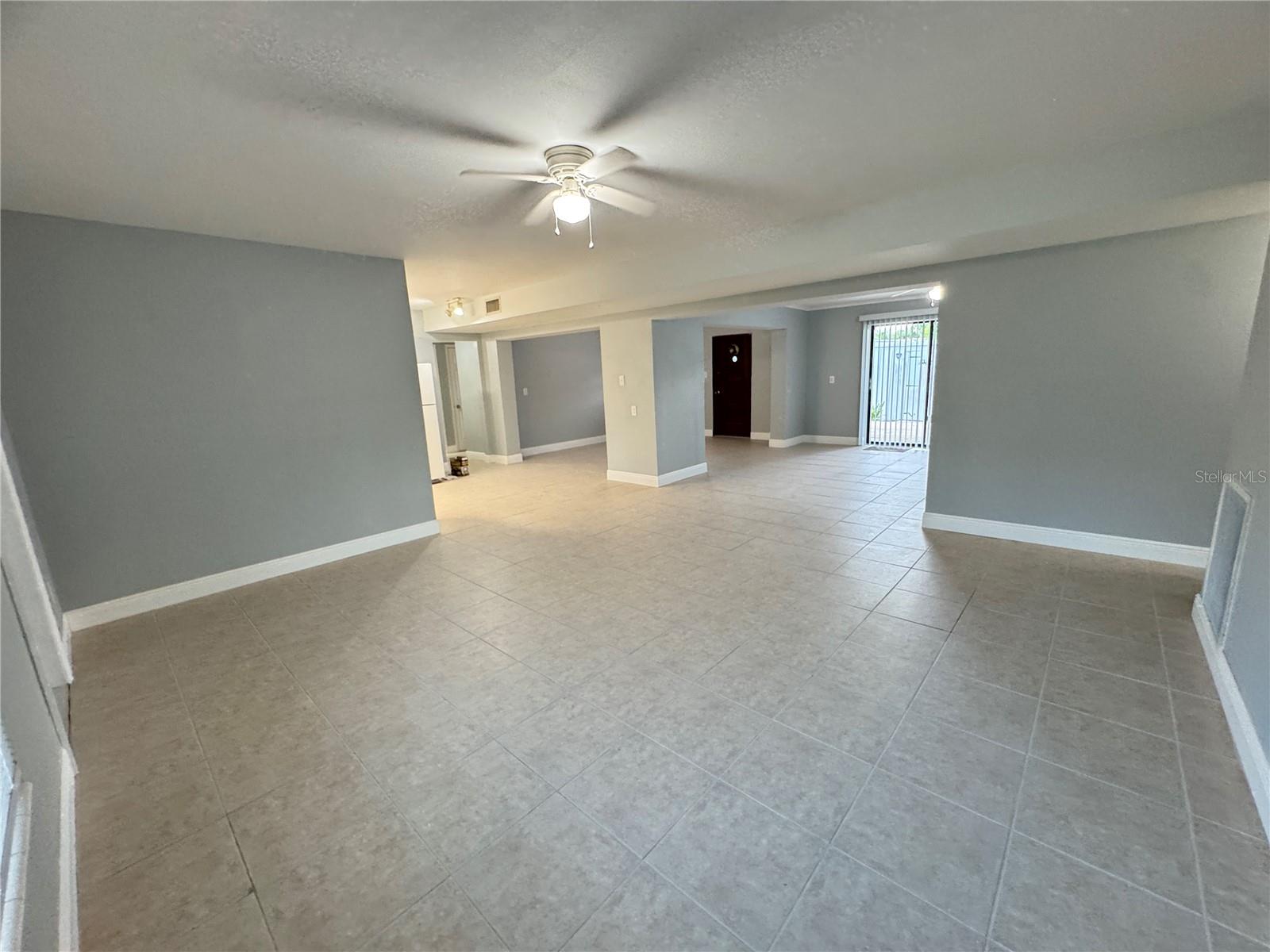 Image 3 of 20 For 427 Country Club Drive