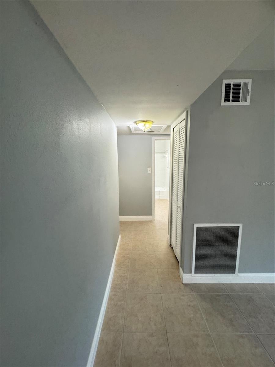 Image 9 of 20 For 427 Country Club Drive