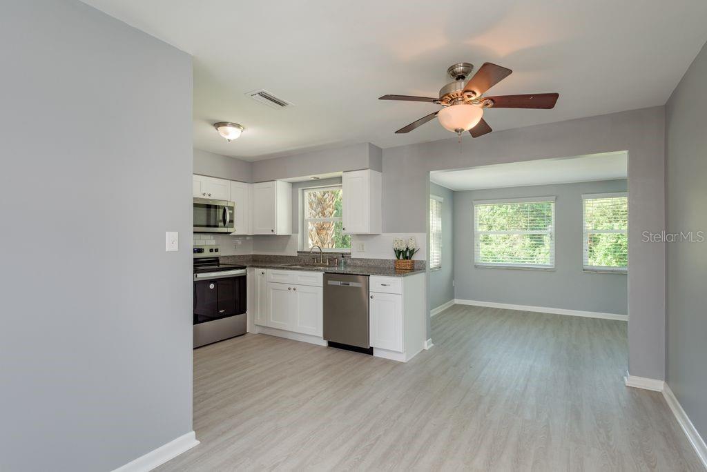 Image 10 of 46 For 106 Avery Avenue