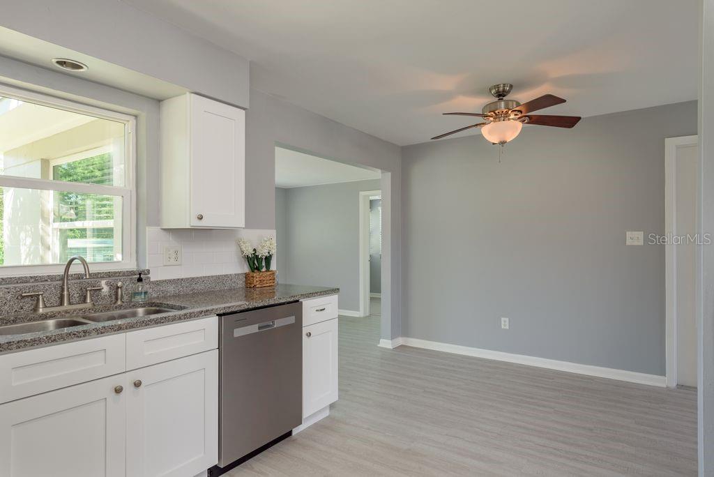 Image 15 of 46 For 106 Avery Avenue