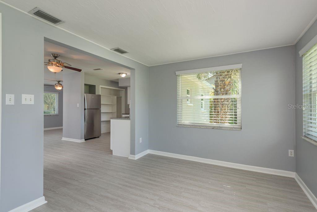 Image 17 of 46 For 106 Avery Avenue