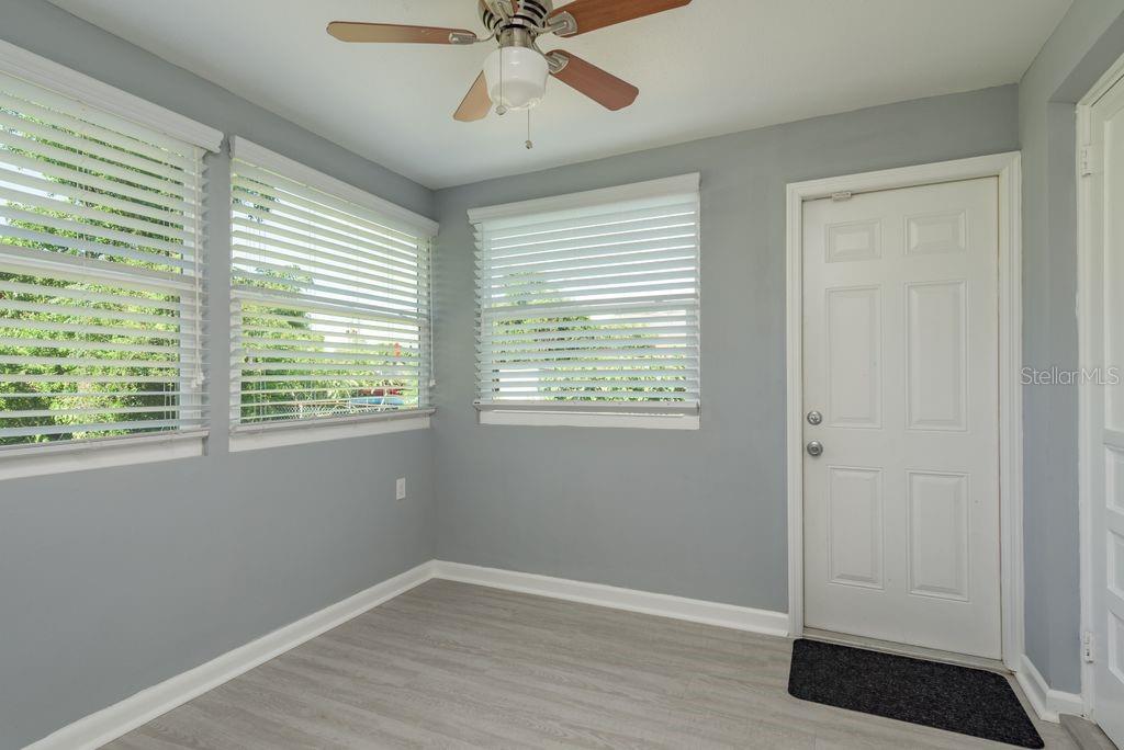 Image 18 of 46 For 106 Avery Avenue