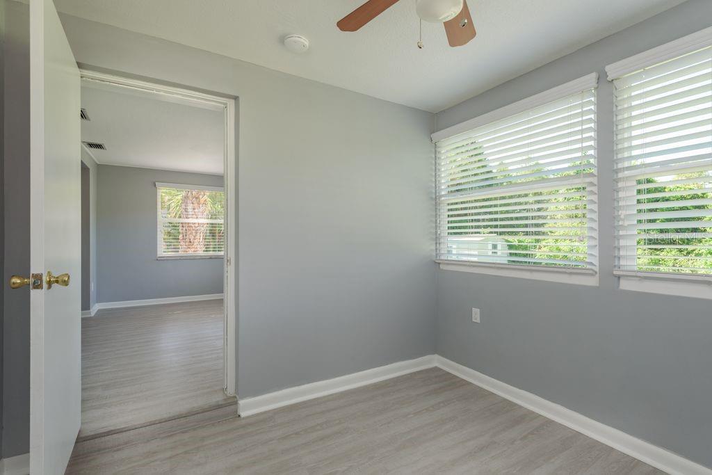 Image 19 of 46 For 106 Avery Avenue