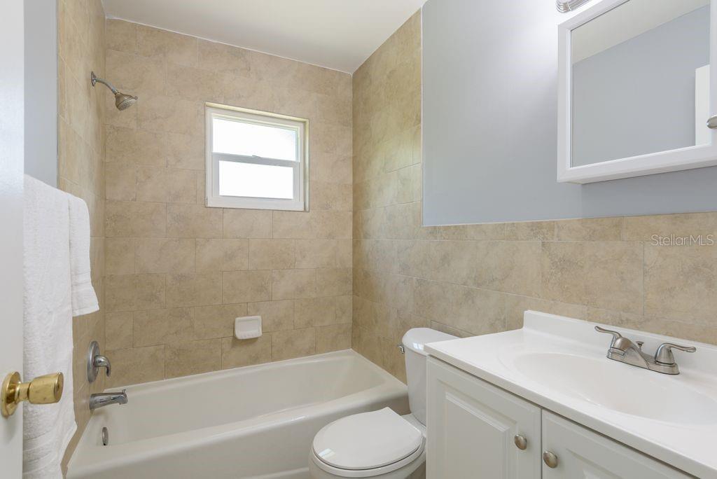 Image 22 of 46 For 106 Avery Avenue