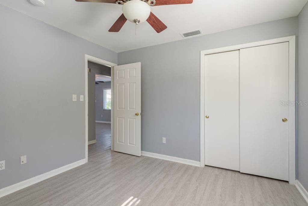 Image 24 of 46 For 106 Avery Avenue