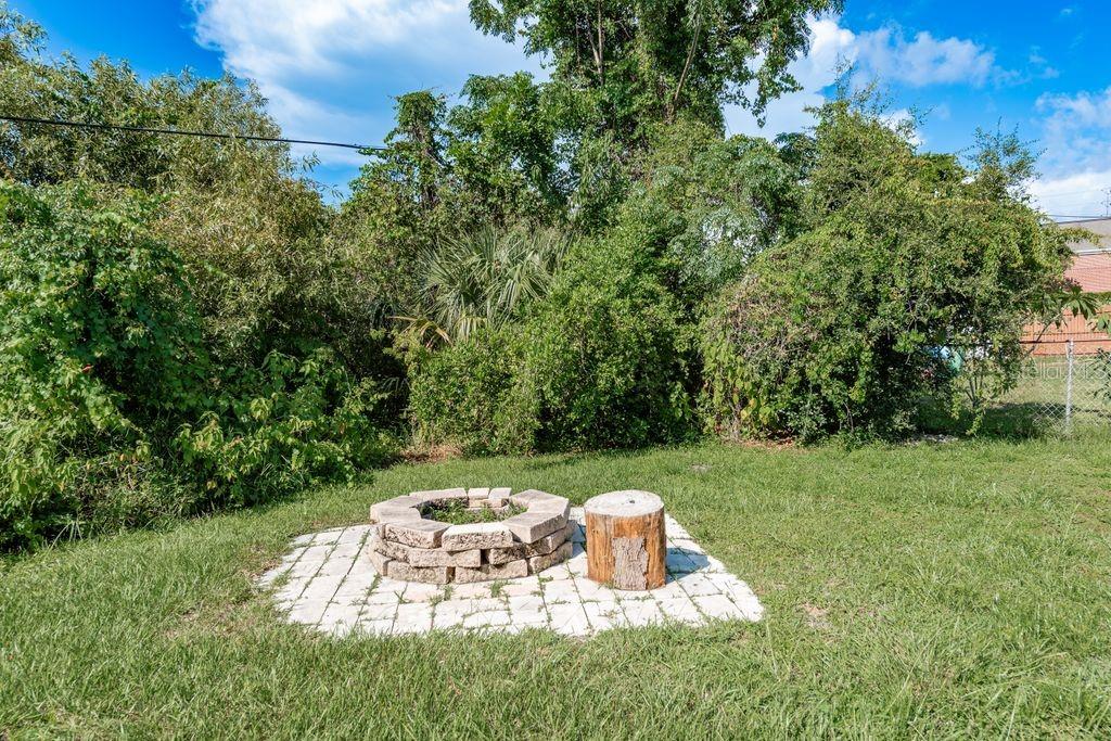 Image 28 of 46 For 106 Avery Avenue