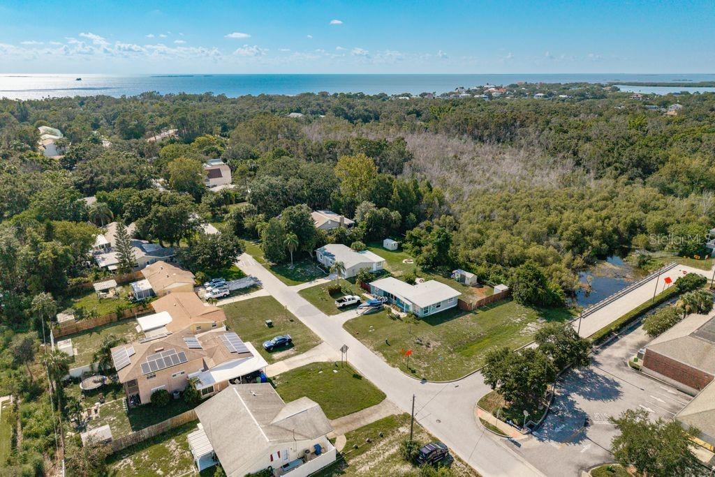 Image 37 of 46 For 106 Avery Avenue