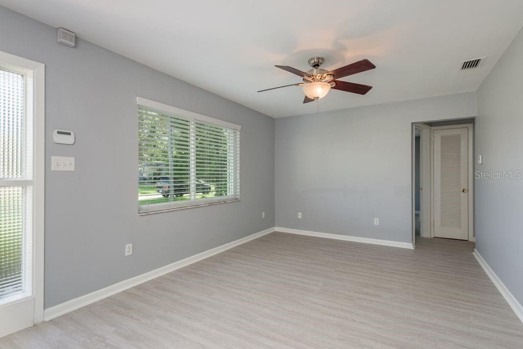 Image 7 of 46 For 106 Avery Avenue