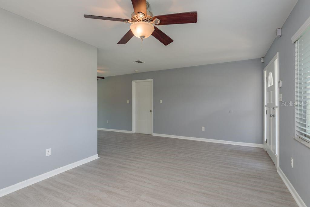 Image 9 of 46 For 106 Avery Avenue